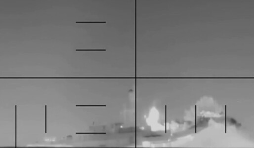 Momentul în care un submarin american distruge o fregată iraniană, în ...