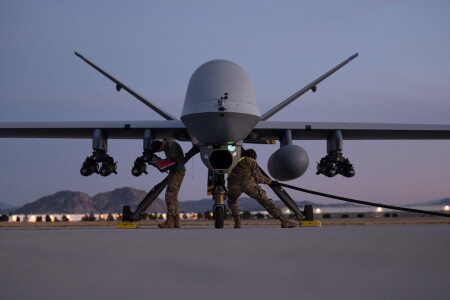 „Cine trage primul, moare al doilea!” Arme nucleare americane relocate în ...