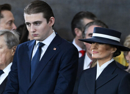 Gestul făcut de fiul lui Trump pentru o femeie a stârnit rumoare. Barron a ...