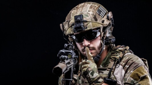 Trump ordonă cea mai mare operațiune de comando din istorie pentru a ...