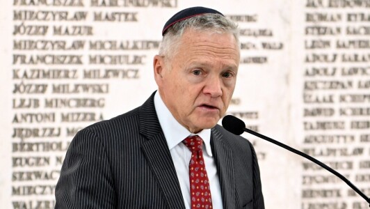 Ce uită ambasadorul Americii în Polonia când amenință voalat cu retragerea ...