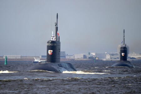 Marina britanică a vânat timp de trei zile un submarin rusesc care a reușit ...