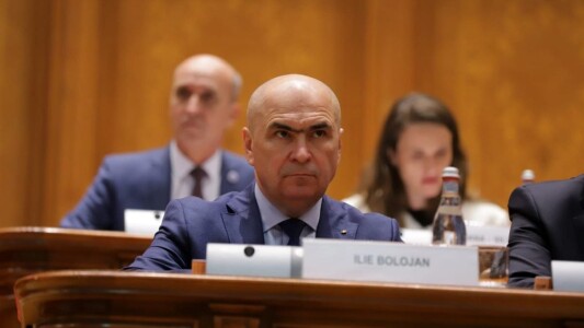 Toate cele patru moțiuni de cenzură depuse împotriva Guvernului Bolojan au ...