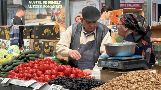 Cât costă roșiile românești în piață? „Cu banii ăștia mănânci carne o ...