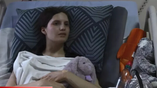 Veronika a zburat cu patul de la etajul 9, după ce racheta rusească a lovit ...
