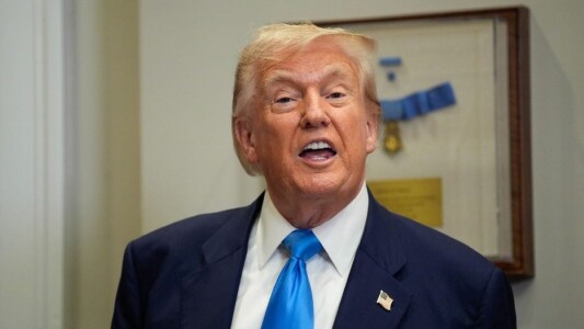 Trump crede că economia Rusiei este „moartă” și îl amenință pe Dmitri ...