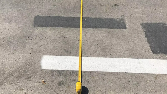 Motivul pentru care un bărbat din București și-a măsurat locul de parcare ...