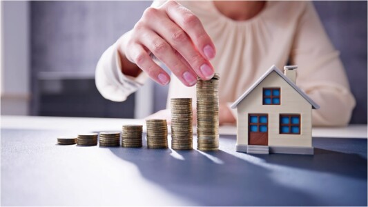 Trucul la care pot apela românii pentru a-și scădea ratele la creditele ...