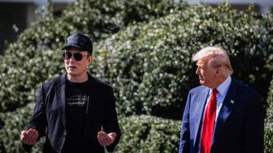 Donald Trump vrea să-l trimită pe Elon Musk „înapoi acasă, în Africa de ...