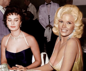 Povestea din spatele celei mai faimoase priviri din istoria Hollywoodului. ...