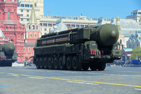 Ce sunt armele nucleare tactice și de ce a ordonat Rusia efectuarea de ...