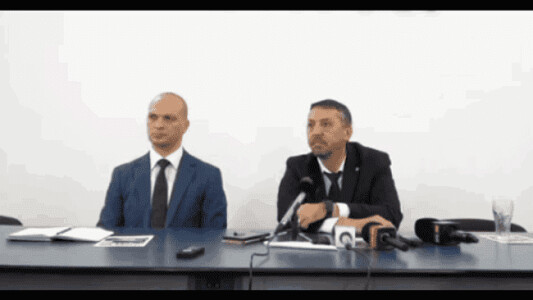 Trei greșeli într-o propoziție: Ministerul Educației, prins cu tema ...