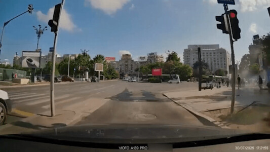 Imagini incredibile din București: un șofer s-a filmat cum amenința ...
