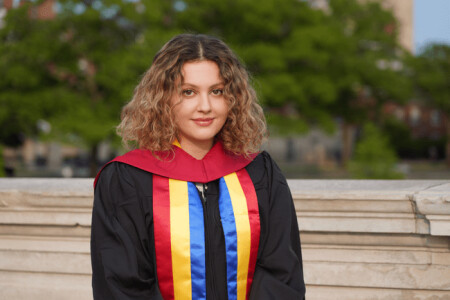 Fata din Roșiori de Vede care a absolvit Harvard și lucrează la NATO. ...