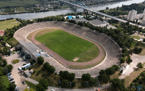 Cum s-au umplut orașele României de stadioane. Sfârșitul marilor arene din ...