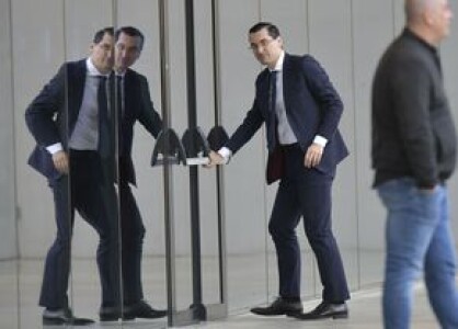 FRF în corzi: două Adunări Generale diferite, în două zile consecutive, sub ...