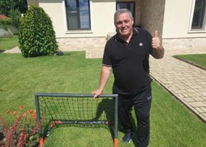 Povești incredibile de la Brașov: „Am zbughit-o cu Lăcătuș. Ne atacau cu ...