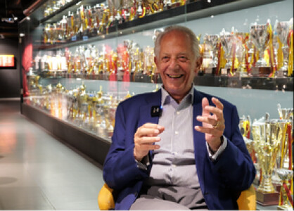 A adus toți românii mari la Galatasaray și este impresionat de Mircea ...