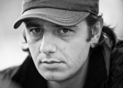 Florin Lăzărescu, scriitor: „Fără exagerare, aș putea scrie un roman cât ...