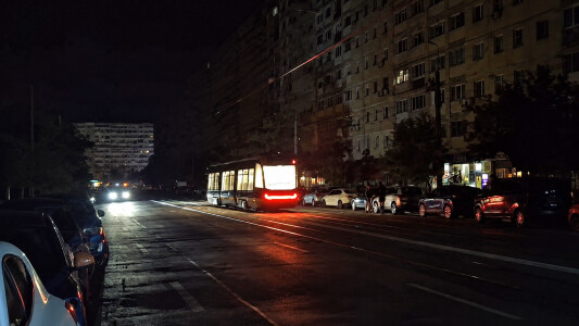 Primul oraș din România care stinge iluminatul public după miezul nopții. ...