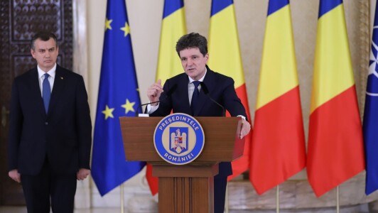 Nicușor Dan merge în continuare pe mâna lui Eugen Tomac ca premier și acuză ...
