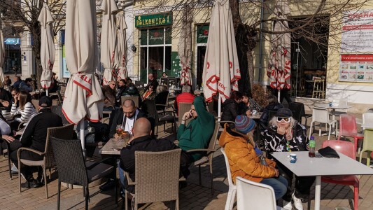 Cum fac față vecinii bulgari la creșterile de prețuri după trecerea la ...