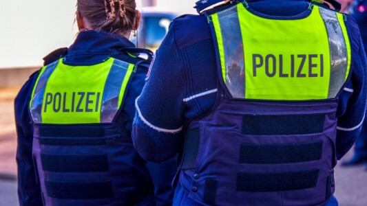 O bandă de români a dat peste 29 de spargeri în Germania, iar din banii ...