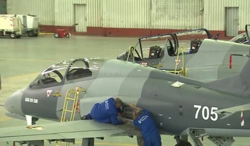 Primele două avioane IAR-99 SM sunt gata la Avioane Craiova, după 6 ani de ...