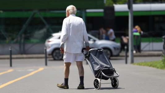 Românii vor ieși la pensie la 67 de ani, cele mai afectate vor fi femeile: ...