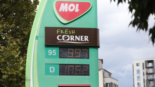 Motorina s-a scumpit iar, deși reducerea accizei s-a prelungit, iar benzina ...